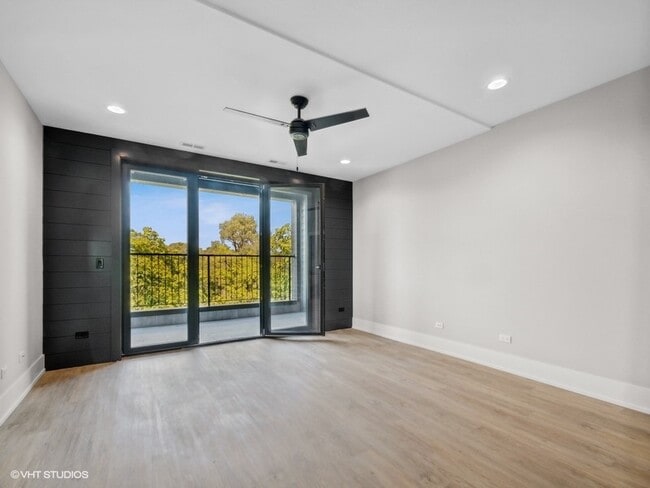 Building Photo - Clark Apartments