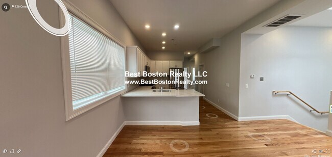 Building Photo - 126 Cross St