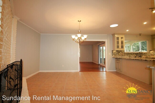 Building Photo - 3 br, 2 bath House - 1805 Rattan Palm Drive