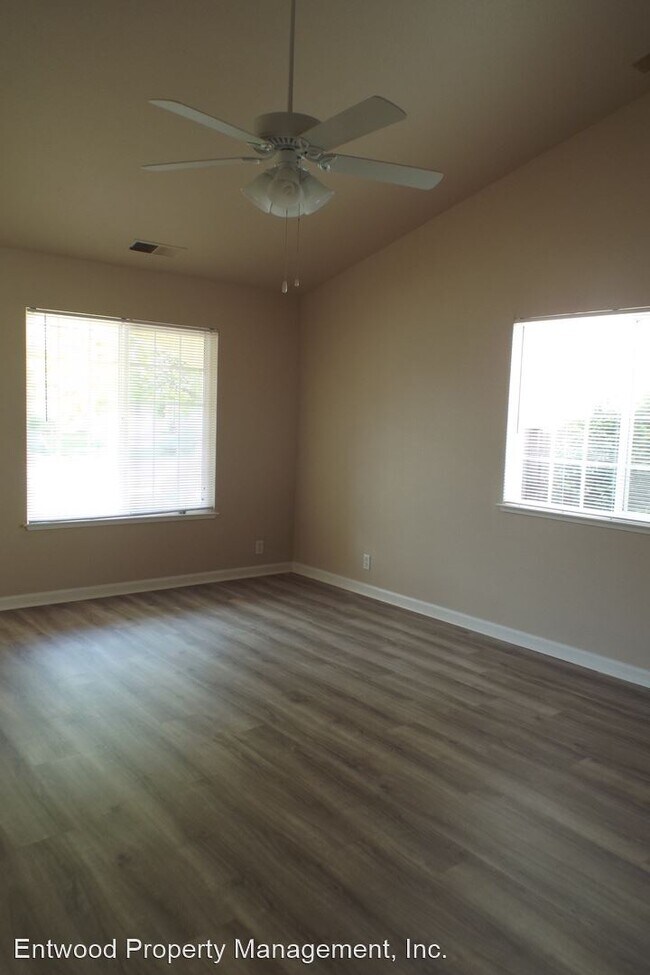 Building Photo - 3 br, 2 bath House - 3060 Whistler