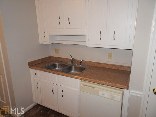 Building Photo - 5383 Ridgemere Ct