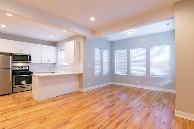 Building Photo - 3 bedroom in CHICAGO IL 60615