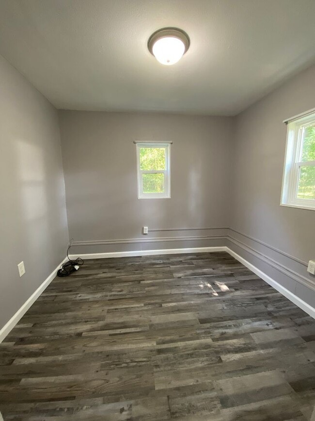 Building Photo - 1 Bedroom House in Elkhart!