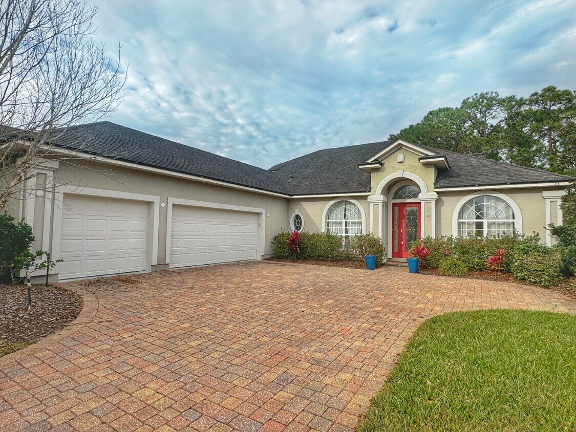 Foto principal - 4BR/3BA Executive Pool home in Tuscany, St...