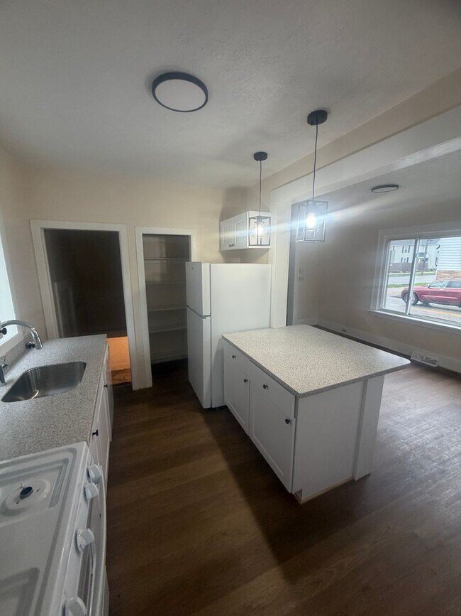 Foto del edificio - Remodeled West Side 3 Bedroom House