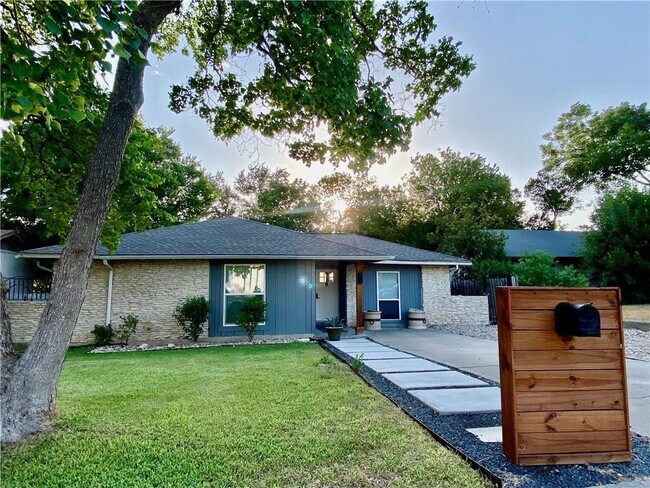 Building Photo - 7302 Shadywood Dr