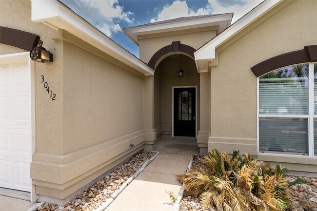 Building Photo - 30412 Briarcrest Dr