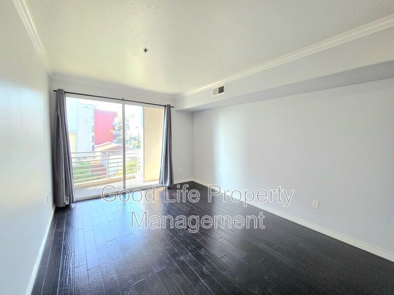 Foto principal - 1643 Sixth Ave