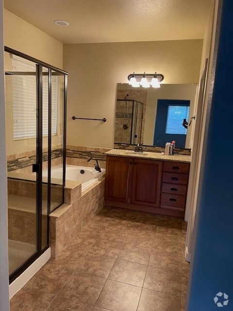 Building Photo - 12737 Mission Meadow Dr