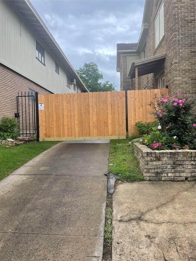 Foto del edificio - 1971 W Lamar St