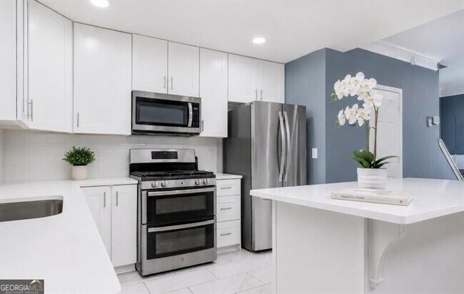 Foto del edificio - 3539 Mt Vernon Cir