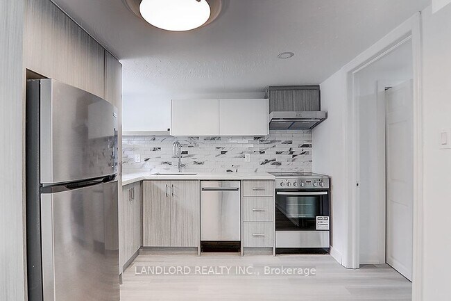 Photo du bâtiment - 56 Bicknell Ave