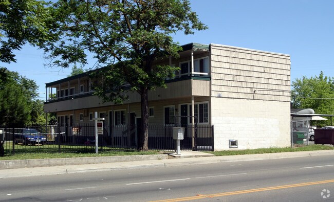 Foto del edificio - 3318 Rio Linda Blvd