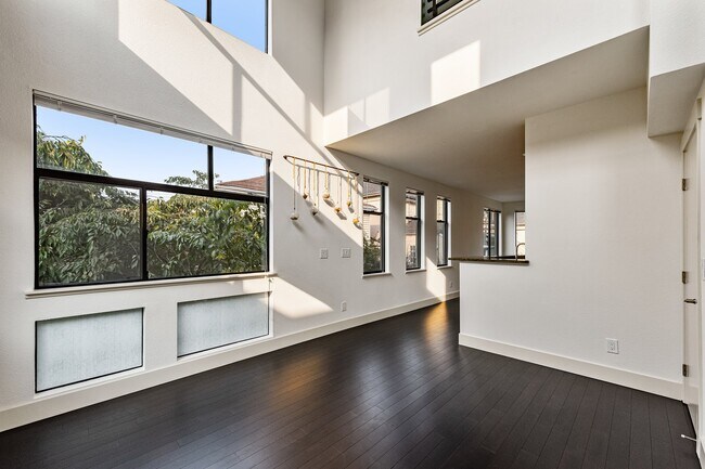 Building Photo - 894 20th St