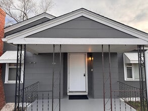 Building Photo - 1121 W Harry St