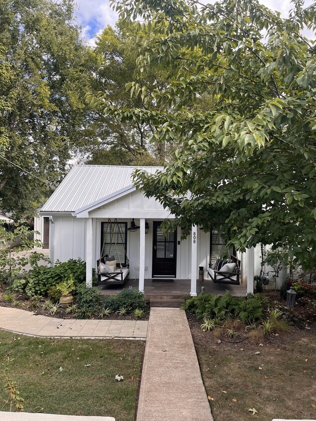 Primary Photo - 808 West End Cir