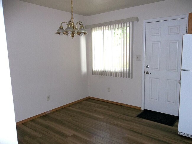 Foto del edificio - 1428 E 6th St