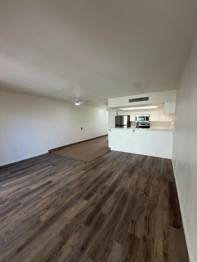 Foto del edificio - 1655 E Palm Canyon Dr