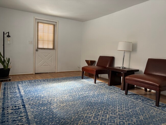 Building Photo - 556 Hartmann Ln