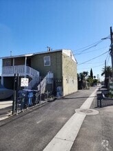 Building Photo - 1124 E 40th Pl