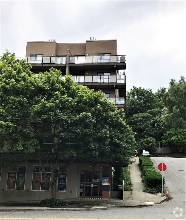 Building Photo - 701 Galer St