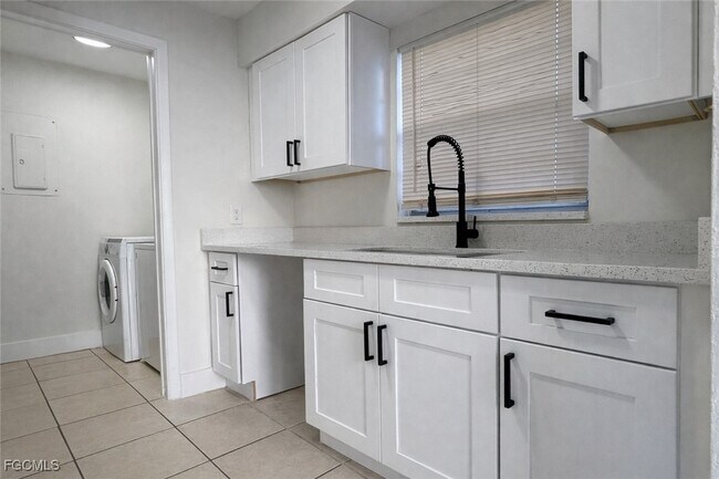 Foto del edificio - 4265 Desoto Ave