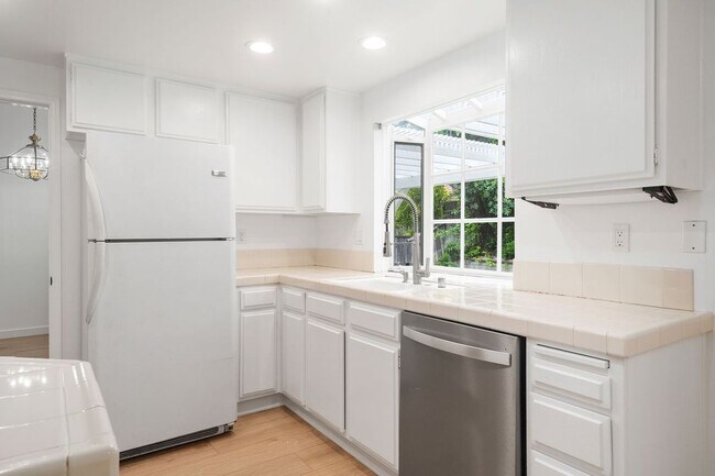 Foto del edificio - 4139 Lost Springs Dr