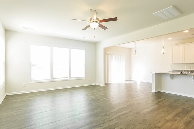Building Photo - 581 Count Fleet Ct, Graniteville, SC