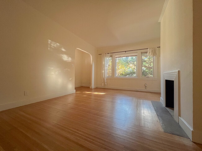 Living Room - 1504 Grant St