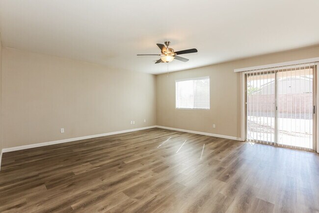 Foto del edificio - 2297 W Camp River Rd