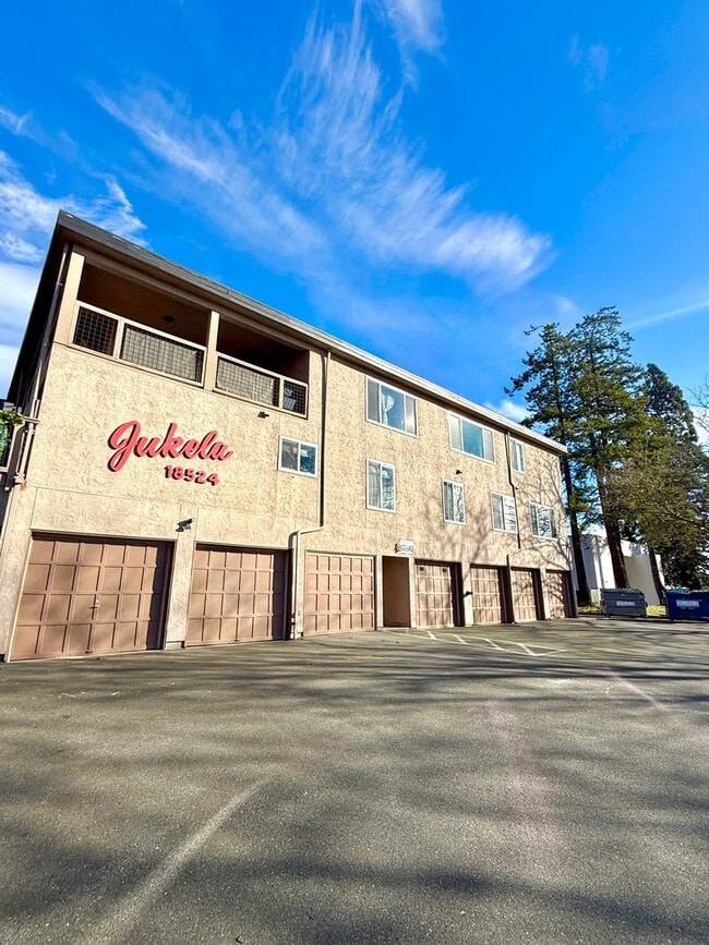 Building Photo - 18524 Linden Ave N
