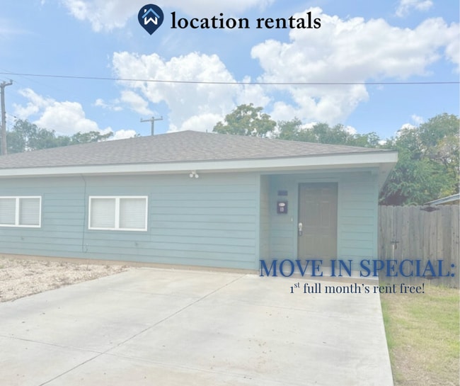 Building Photo - Move-In Special!!