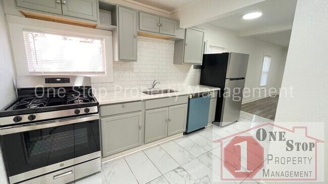 Foto del edificio - Beautiful 3 Bedroom 1.5 Bathroom Home in K...