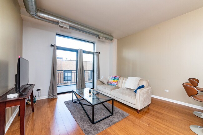 Foto del edificio - 950 W Leland Ave