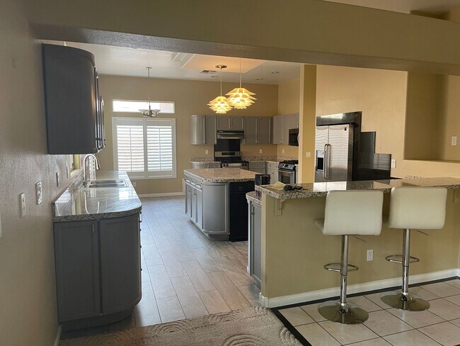 Foto del edificio - 5 BDR/ 4.5 BTH, Triple Master Home includi...