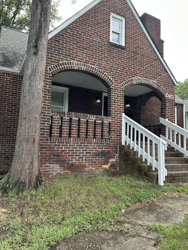 Building Photo - 2437 N Patterson Ave