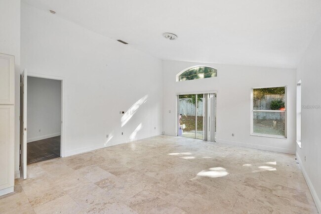 Foto del edificio - 608 Bridge Creek Blvd