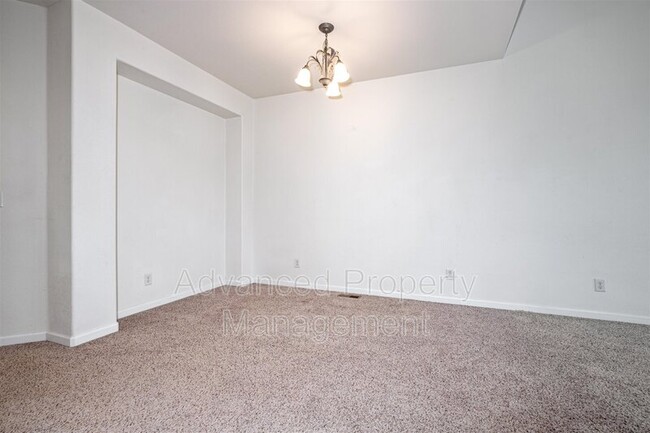 Building Photo - 22333 E Plymouth Cir