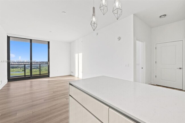 Foto del edificio - 101 Diplomat Pkwy