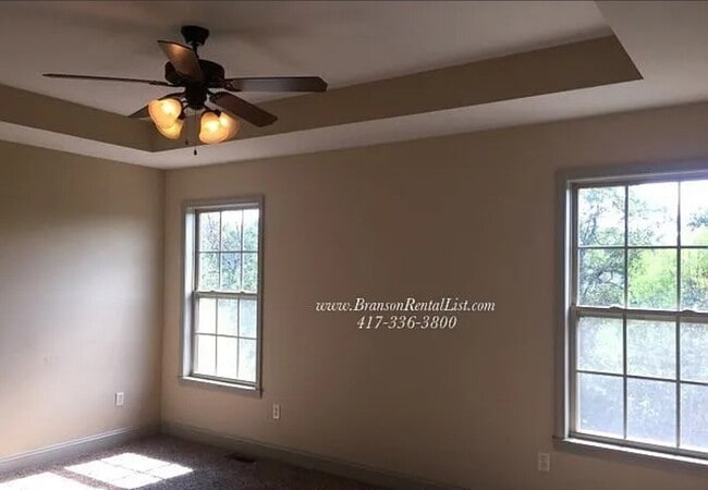 Building Photo - Fresh New Look - 4BR 21/2 Bath