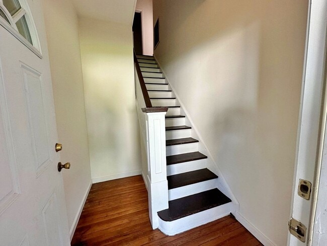 Building Photo - 1208 Avondale Ave