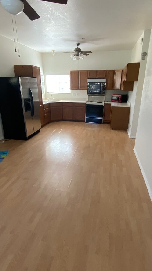 Kitchen - 1995 N Sacramento St