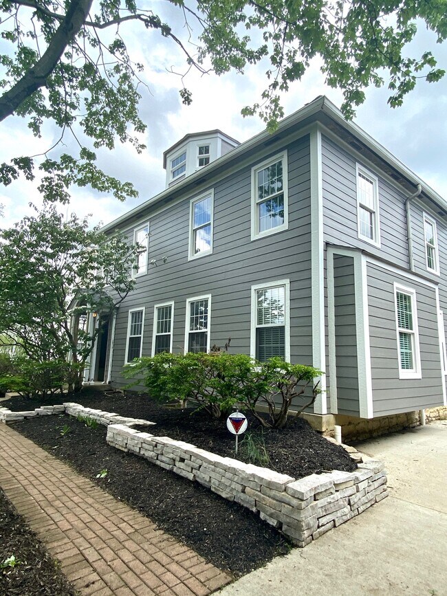 Foto del edificio - 1822 N Devon Rd