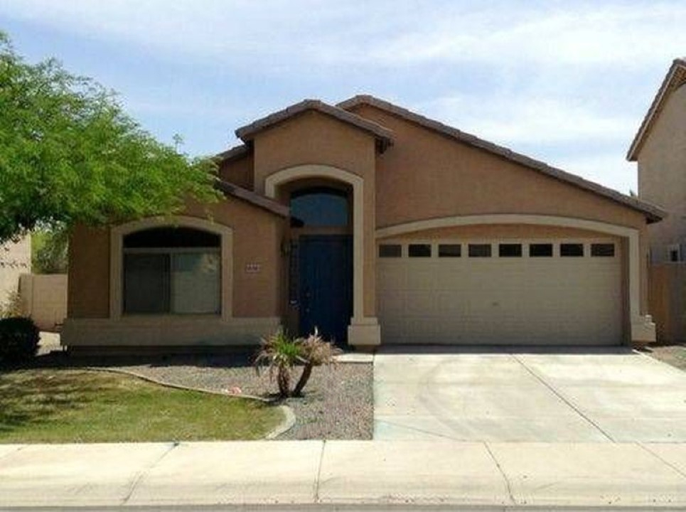 Foto principal - 16063 W Hilton Ave