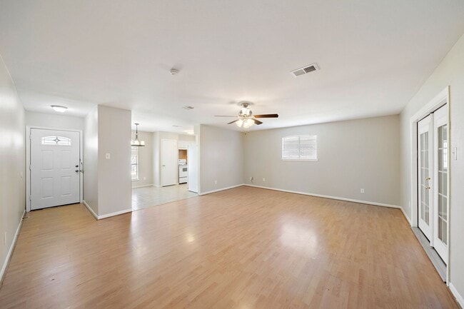 Building Photo - Lovely 4 Bedroom 2 Bath 2 Car Garage home with Large, Privacy Fenced Backyard!! Fresh Paint, Cera...