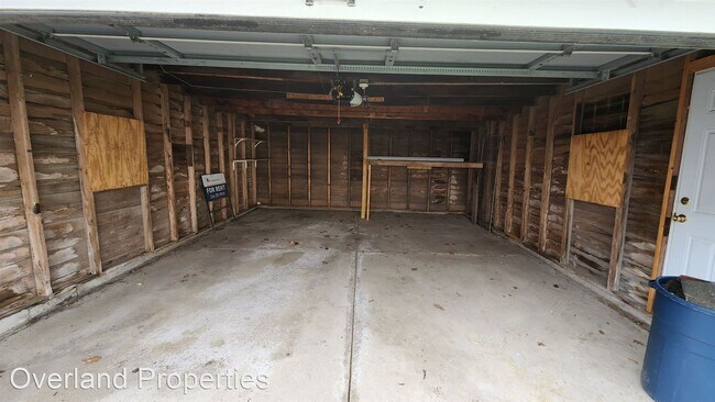Building Photo - 3 br, 1.5 bath House - 4433 Silsby Rd