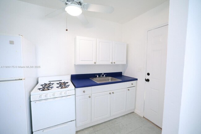 Foto del edificio - 126 SW 18th Ave