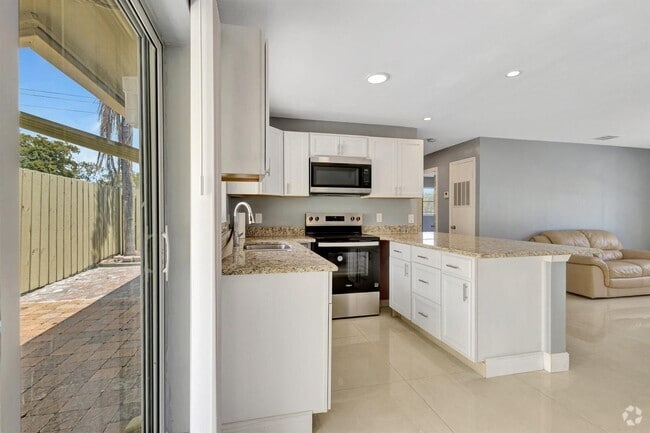Building Photo - 212 Palmetto Dr