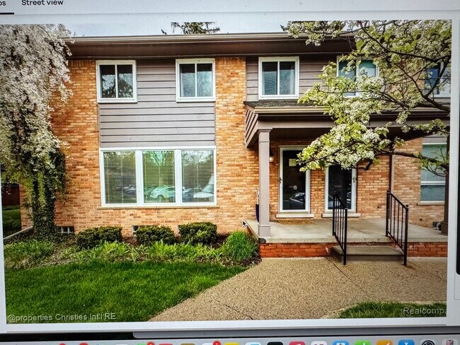 Foto del edificio - 1047 N Old Woodward Ave