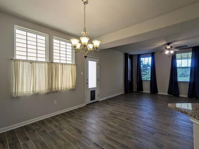 Foto del edificio - 196 Martha Ln